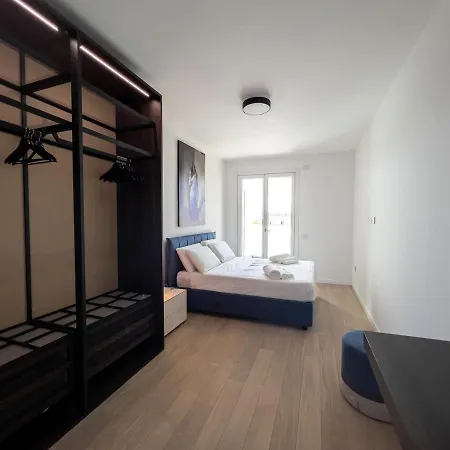 Bina Luxury בית הארחה קליארי