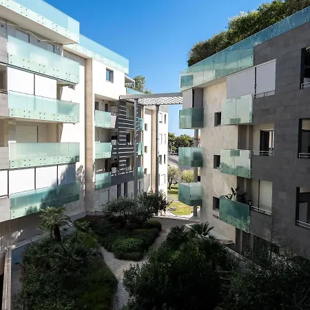 Bina Luxury בית הארחה 3*