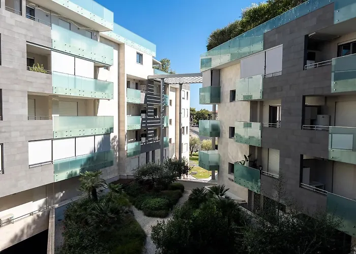 Bina Luxury בית הארחה 3*