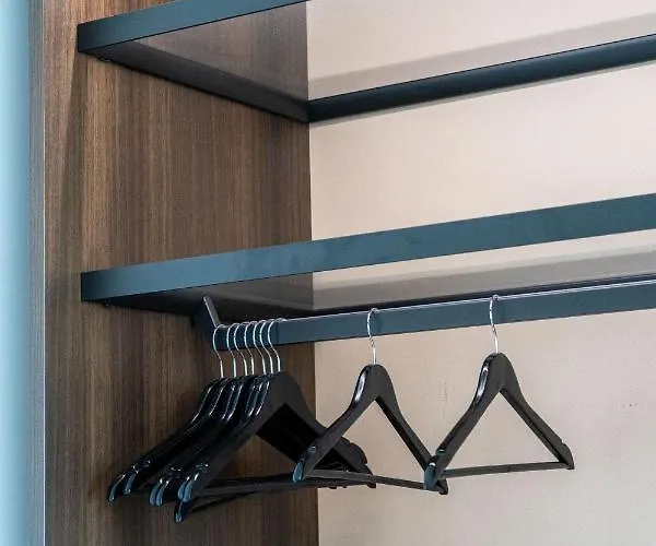 Bina Luxury 3* קליארי