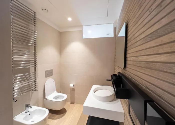 Bina Luxury בית הארחה קליארי